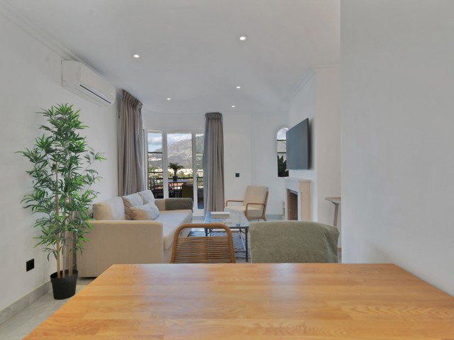2 Bedrooms Apartment in Nueva Andalucía