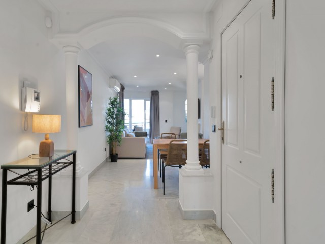 2 Bedrooms Apartment in Nueva Andalucía