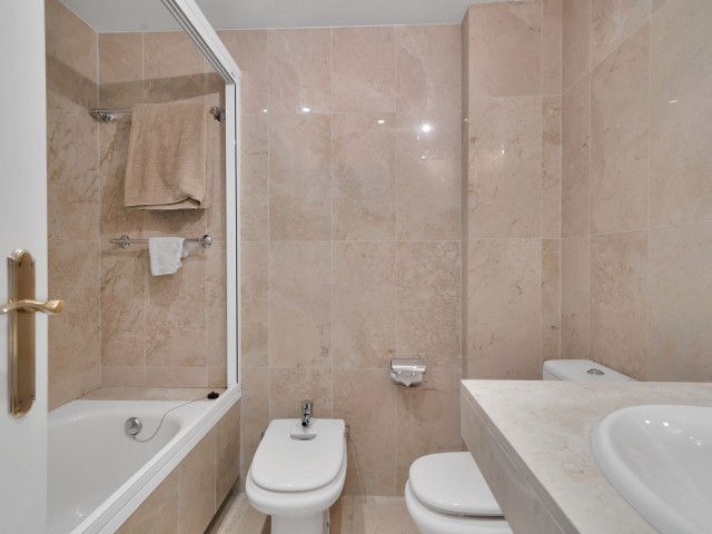 2 Bedrooms Apartment in Nueva Andalucía