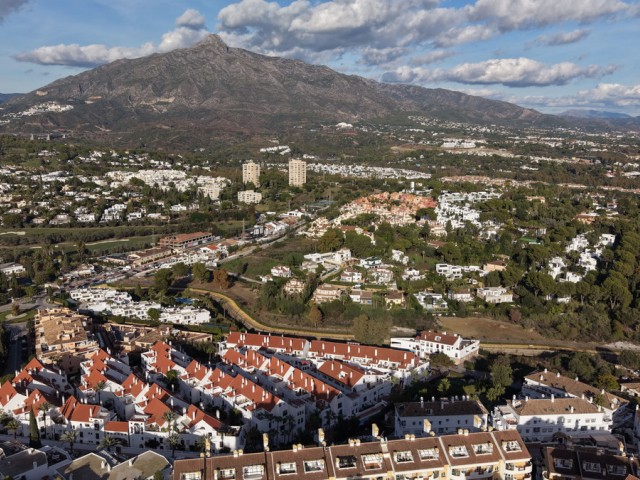 2 Bedrooms Apartment in Nueva Andalucía