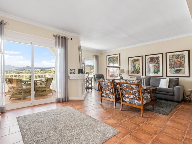 Maison mitoyenne avec 3 Chambres  à Nueva Andalucía