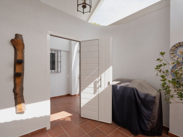 Maison mitoyenne avec 3 Chambres  à Nueva Andalucía