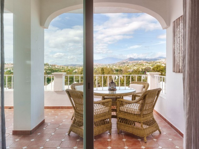 Maison mitoyenne avec 3 Chambres  à Nueva Andalucía