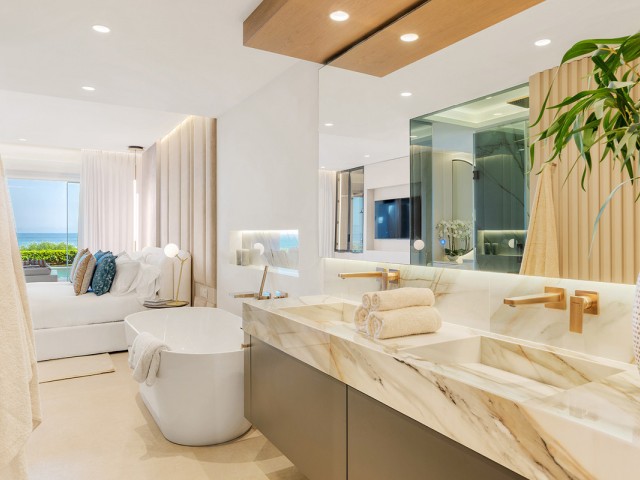 4 Soveroms Leilighet i Estepona