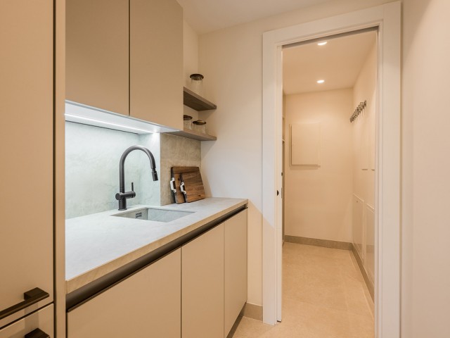 4 Soveroms Leilighet i Estepona