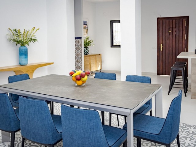 4 Soveroms Rekkehus i Estepona