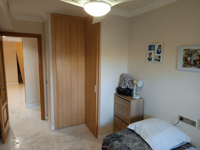 5 Soveroms Leilighet i Estepona