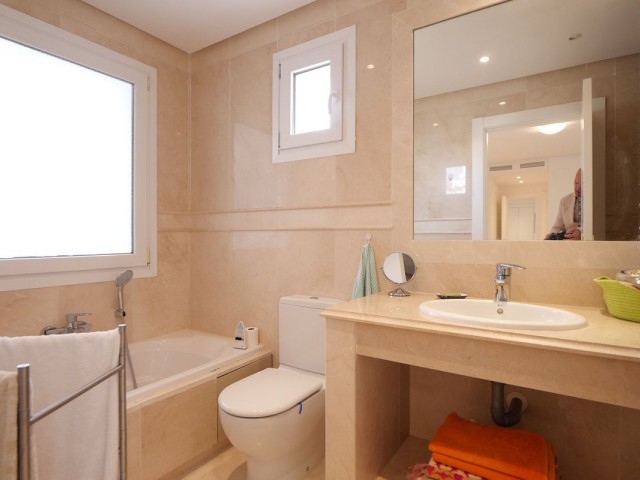 Appartement avec 2 Chambres  à Nueva Andalucía