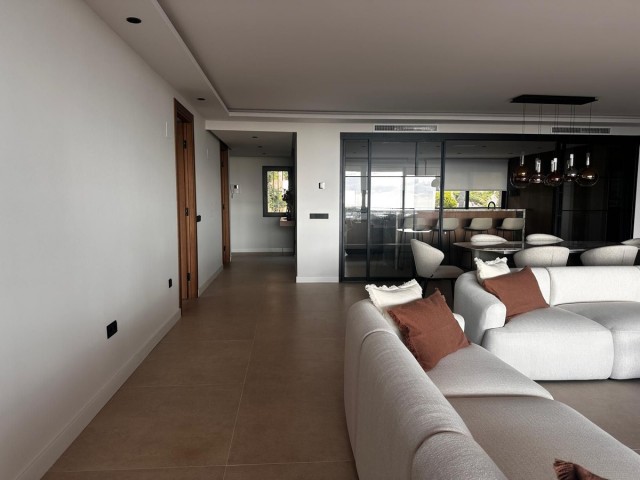 Appartement avec 3 Chambres  à Nueva Andalucía