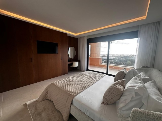 Appartement avec 3 Chambres  à Nueva Andalucía