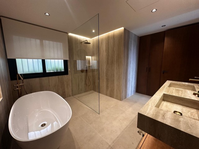 Appartement avec 3 Chambres  à Nueva Andalucía