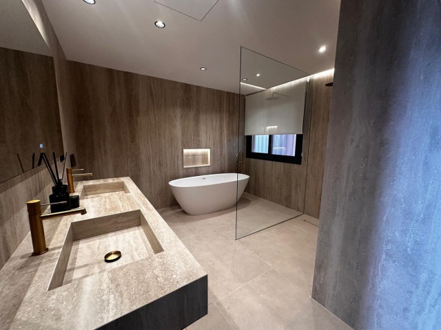 Appartement avec 3 Chambres  à Nueva Andalucía