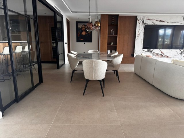 Appartement avec 3 Chambres  à Nueva Andalucía