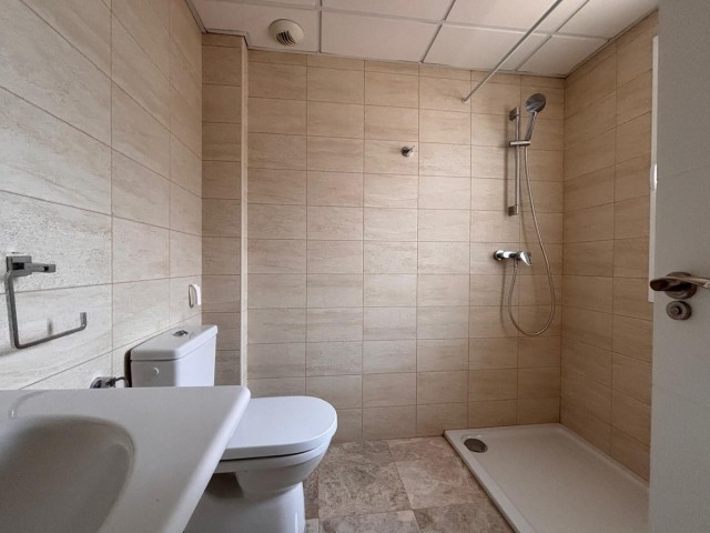 Maison mitoyenne avec 3 Chambres  à Nueva Andalucía