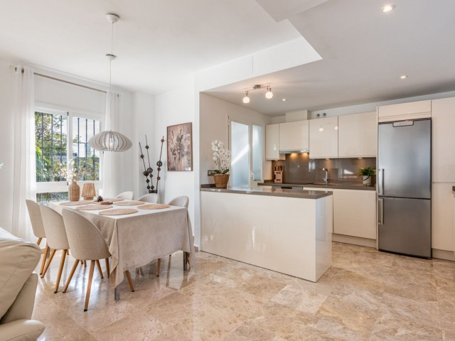 Appartement avec 3 Chambres  à Nueva Andalucía