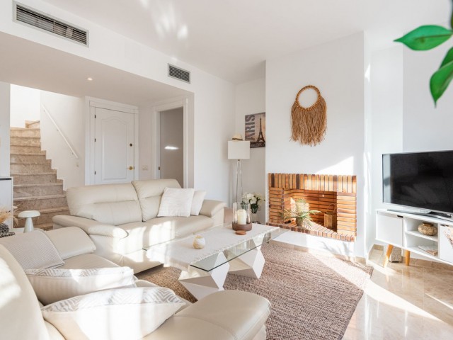 Appartement avec 3 Chambres  à Nueva Andalucía