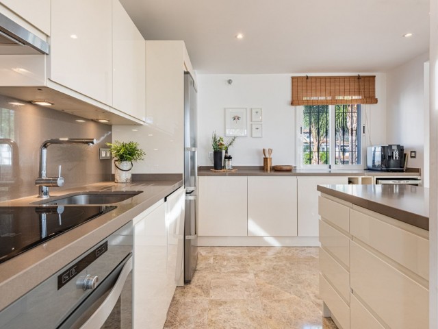 Appartement avec 3 Chambres  à Nueva Andalucía