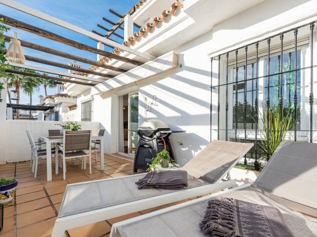 Appartement avec 3 Chambres  à Nueva Andalucía