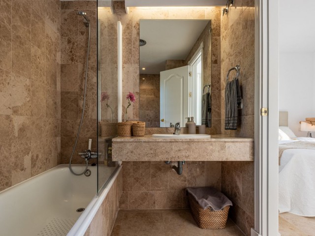 Appartement avec 3 Chambres  à Nueva Andalucía