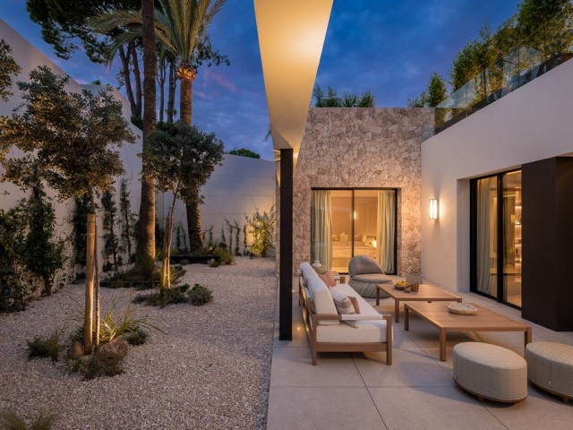 Villa avec 4 Chambres  à Nueva Andalucía