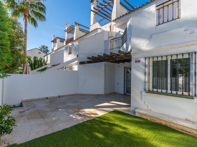 Maison mitoyenne, Nueva Andalucia