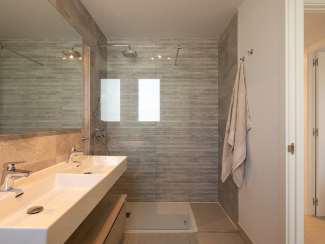 4 Soveroms Leilighet i Estepona