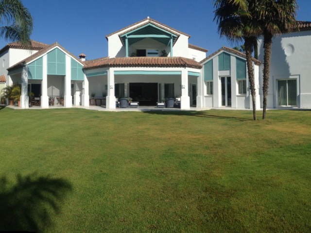 Villa avec 7 Chambres  à Guadalmina Baja