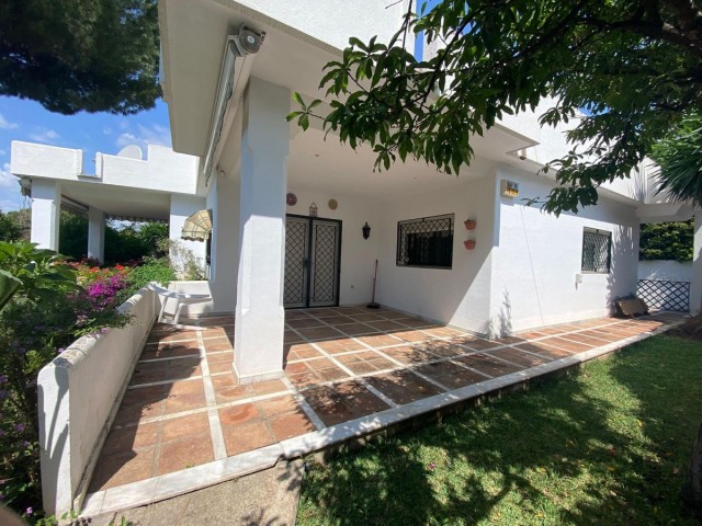 Villa, Nagüeles, R4359949
