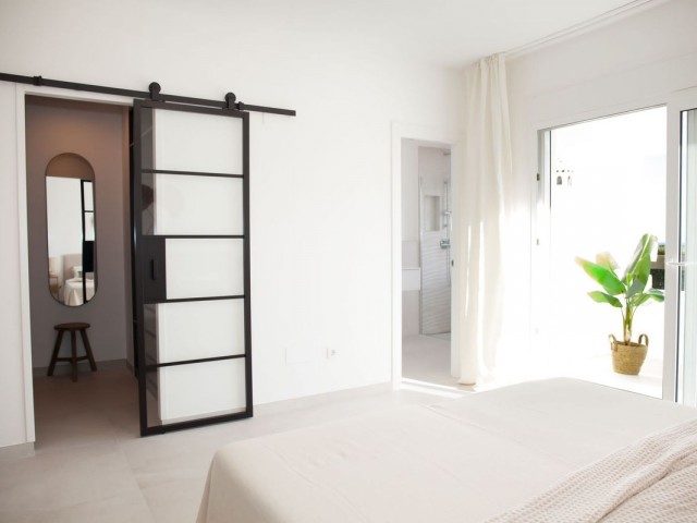 Adosado con 3 Dormitorios  en Nueva Andalucía