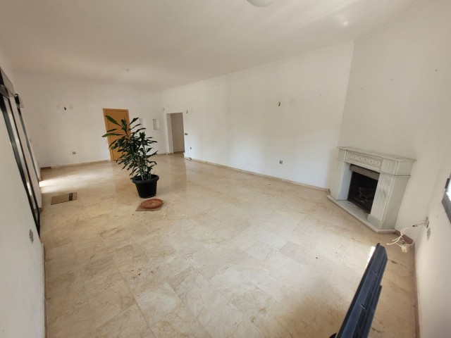 4 Schlafzimmer Villa in Río Real