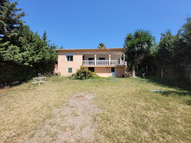 Villa con 4 Dormitorios  en Río Real