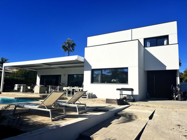 Villa avec 5 Chambres  à Marbella