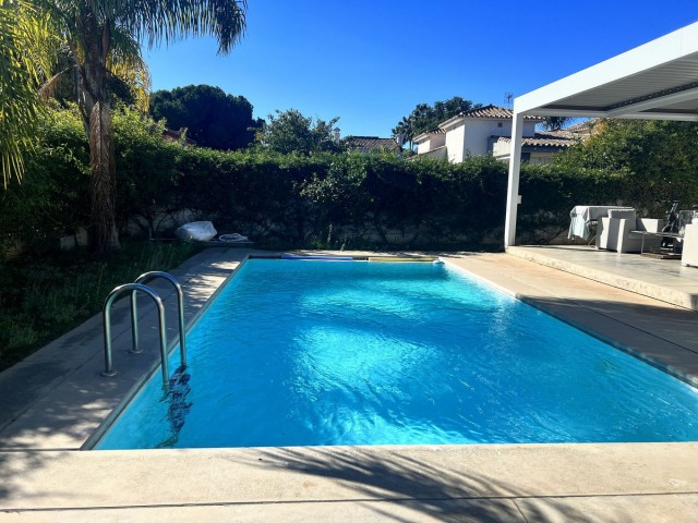 Villa avec 5 Chambres  à Marbella