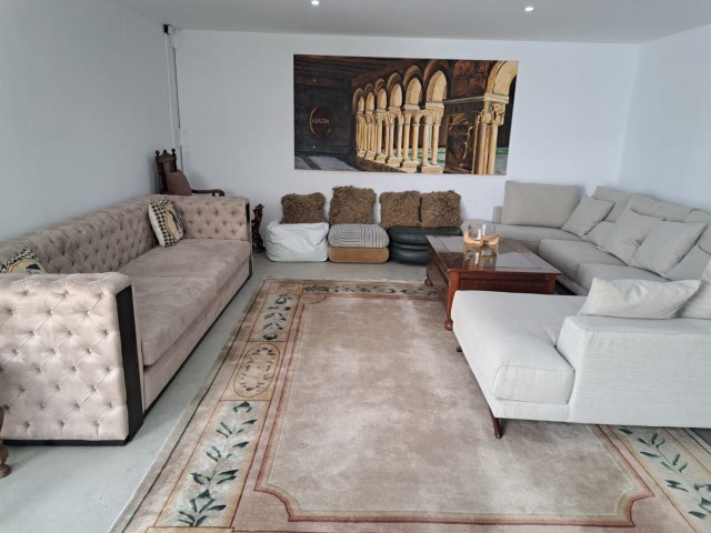 Villa avec 5 Chambres  à Marbella