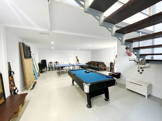 Villa avec 5 Chambres  à Marbella