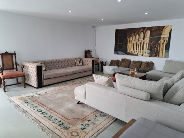 Villa avec 5 Chambres  à Marbella