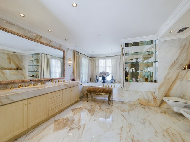 4 Slaapkamer Villa in Nueva Andalucía