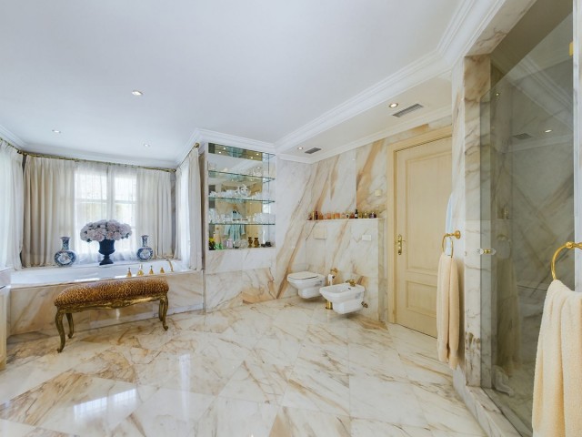 4 Slaapkamer Villa in Nueva Andalucía