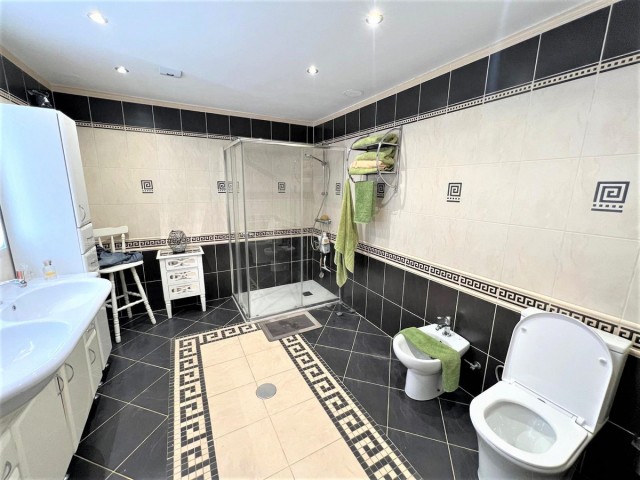 4 Schlafzimmer Villa in Cerros del Aguila