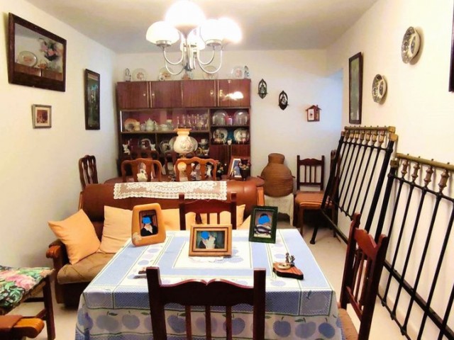 Villa avec 3 Chambres  à Benarrabá