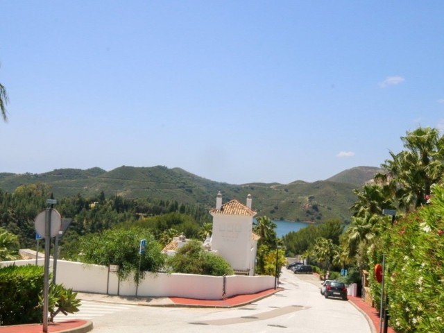 2 Bedrooms Townhouse in Istán
