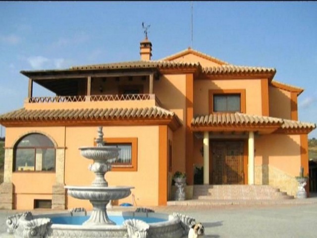 5 Soveroms Villa i Estepona