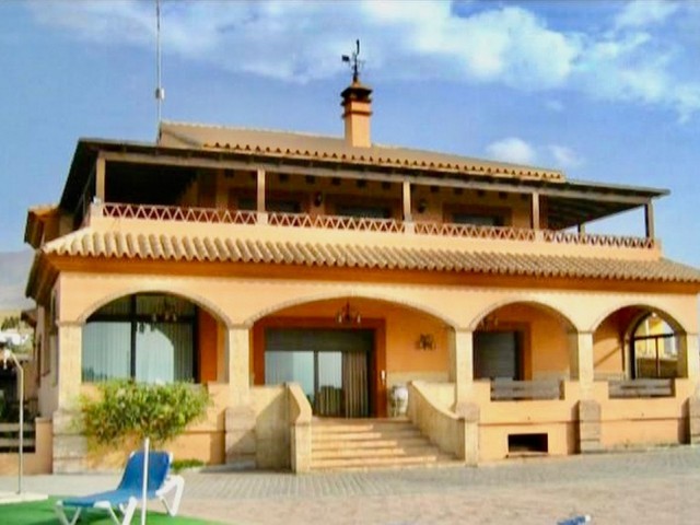 5 Soveroms Villa i Estepona