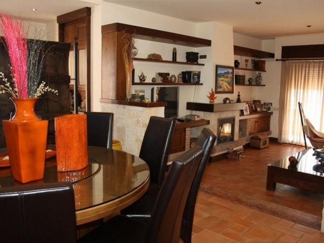 5 Soveroms Villa i Estepona
