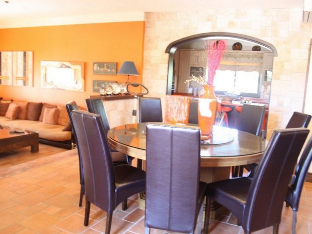 5 Soveroms Villa i Estepona
