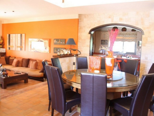 5 Soveroms Villa i Estepona