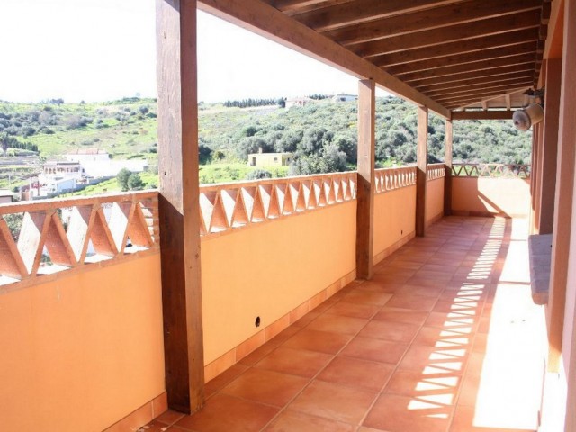 5 Soveroms Villa i Estepona