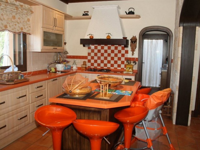 5 Sovrums Villa i Estepona