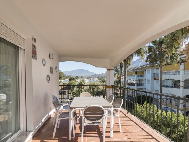 Apartment, Nueva Andalucia, R4383634