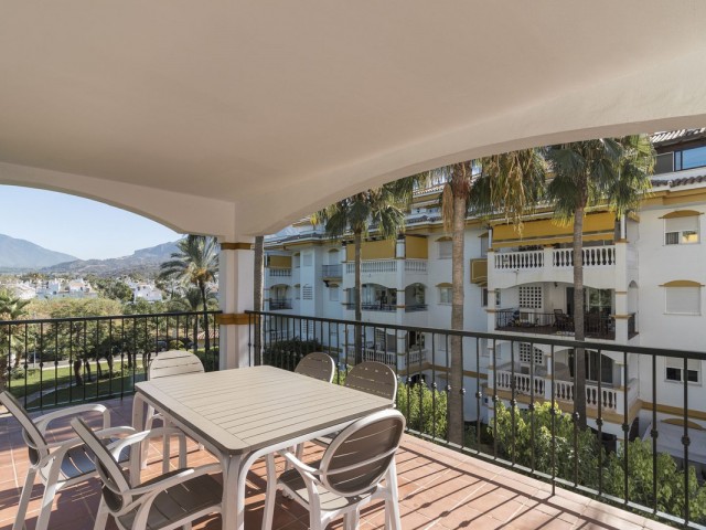 Apartment, Nueva Andalucia, R4383634